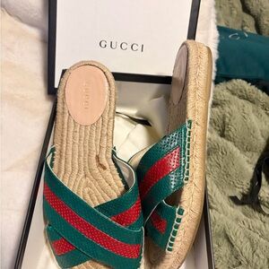 Gucci Women's Espadrilles in Green and Red